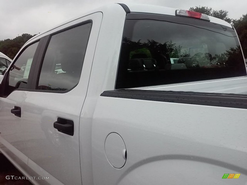 2016 F150 XL SuperCrew - Oxford White / Medium Earth Gray photo #6