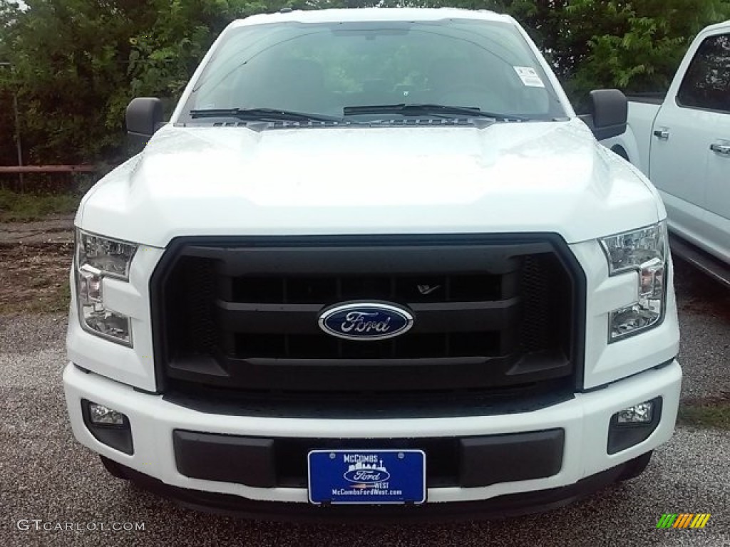2016 F150 XL SuperCrew - Oxford White / Medium Earth Gray photo #9