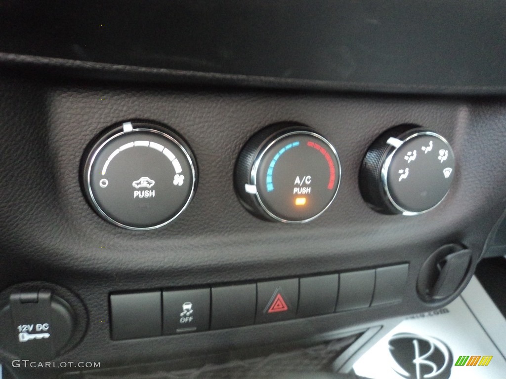 2016 Wrangler Unlimited Sport 4x4 - Bright White / Black photo #17