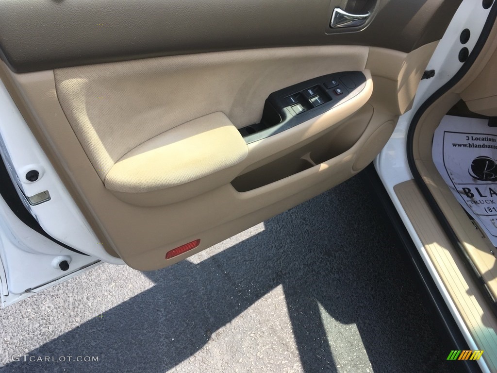 2007 Accord Value Package Sedan - Taffeta White / Ivory photo #26