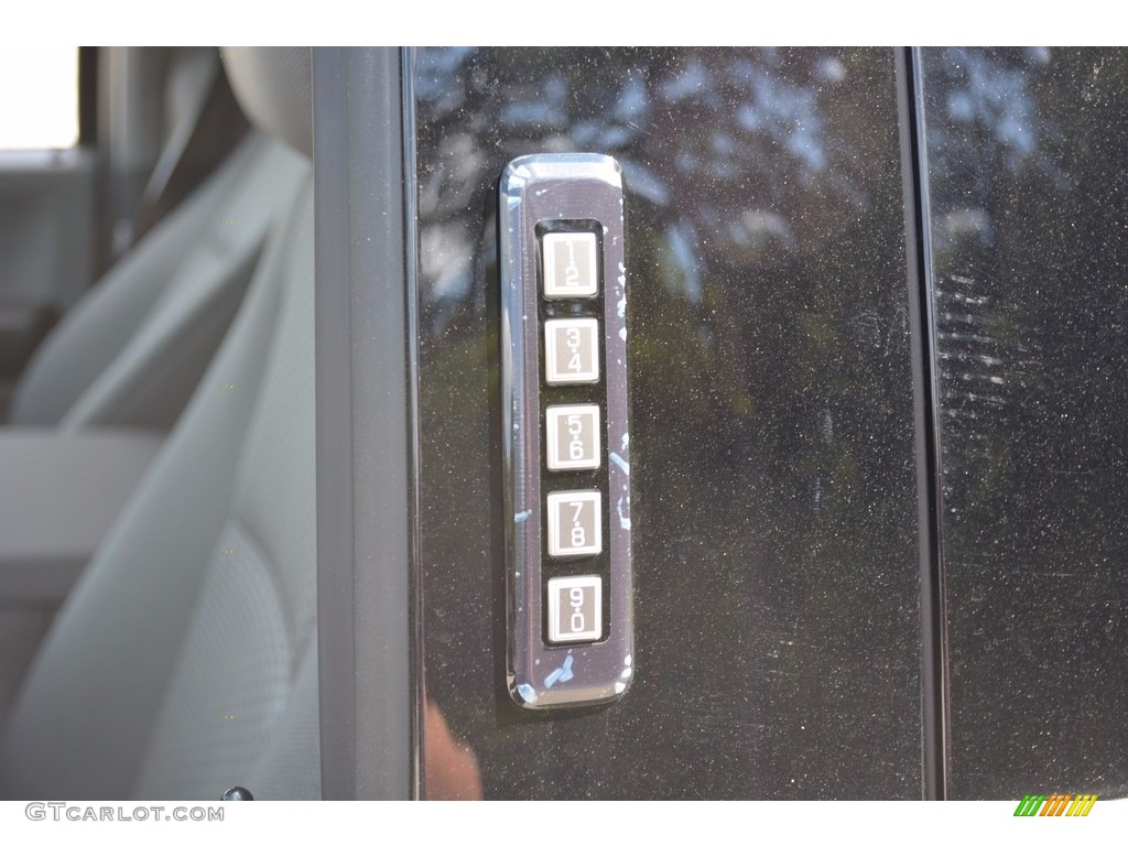 2016 F150 XLT SuperCrew 4x4 - Magnetic / Medium Earth Gray photo #11