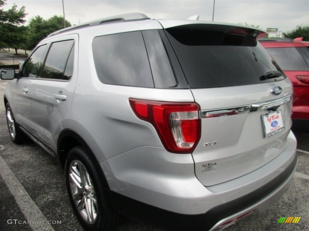 2016 Explorer XLT - Ingot Silver Metallic / Medium Light Camel photo #4
