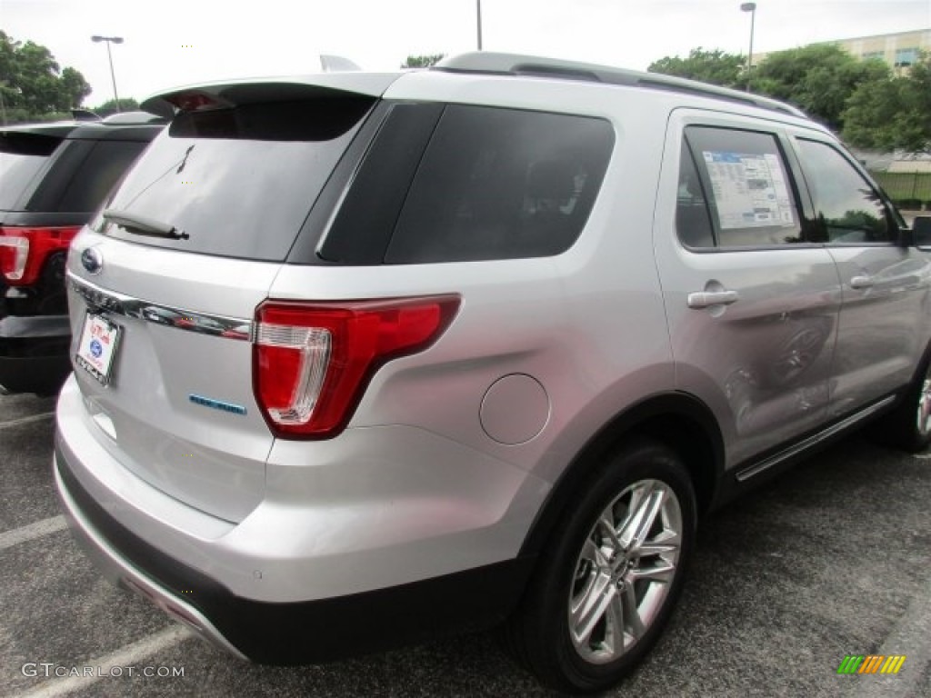 2016 Explorer XLT - Ingot Silver Metallic / Medium Light Camel photo #7