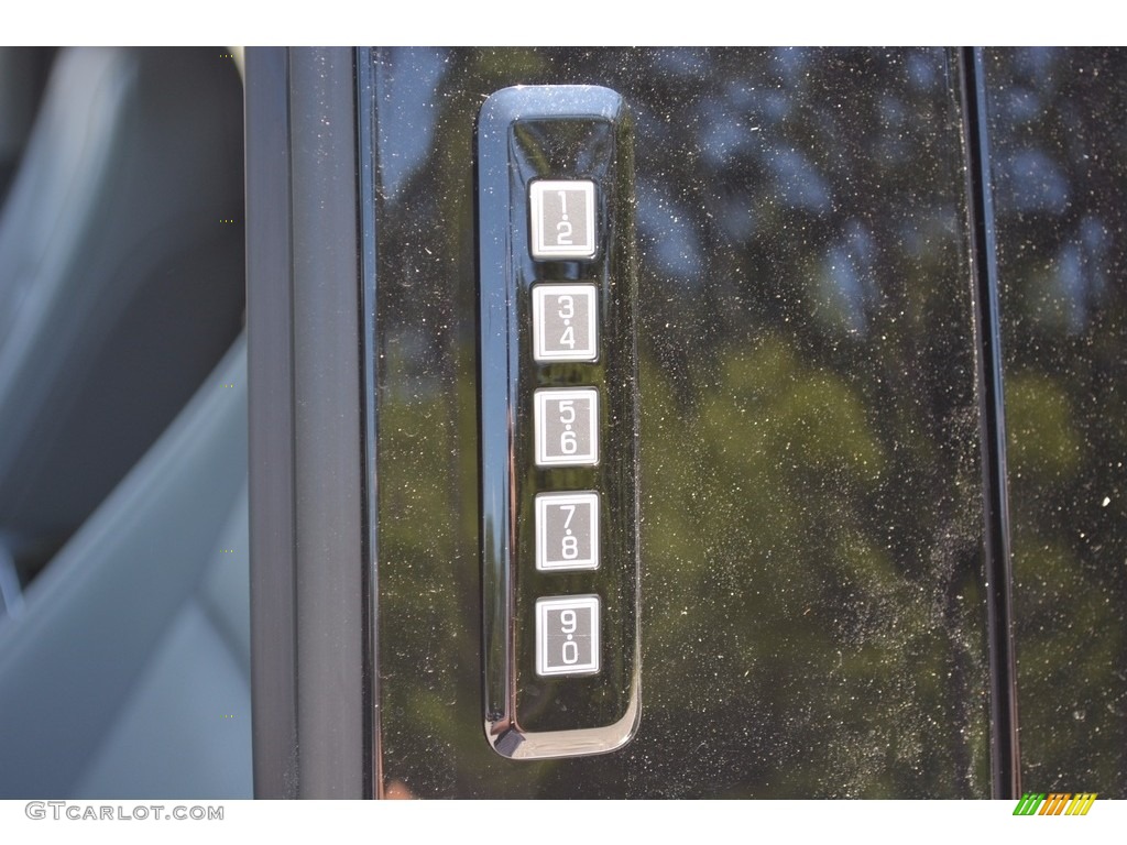 2016 F150 Lariat SuperCrew 4x4 - Oxford White / Medium Earth Gray photo #11