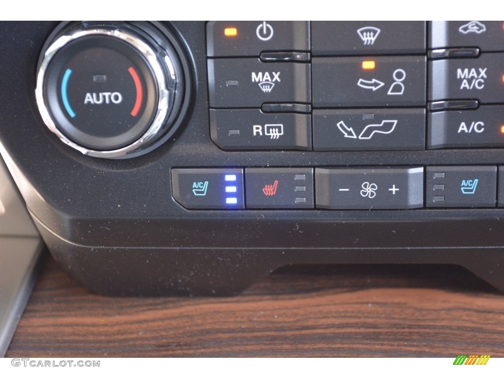 2016 F150 Lariat SuperCrew 4x4 - Blue Jeans / Medium Earth Gray photo #32