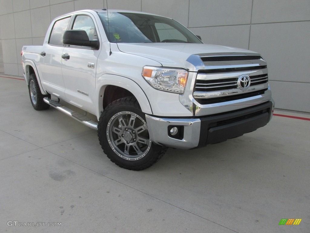 2016 Tundra SR5 CrewMax - Super White / Graphite photo #2