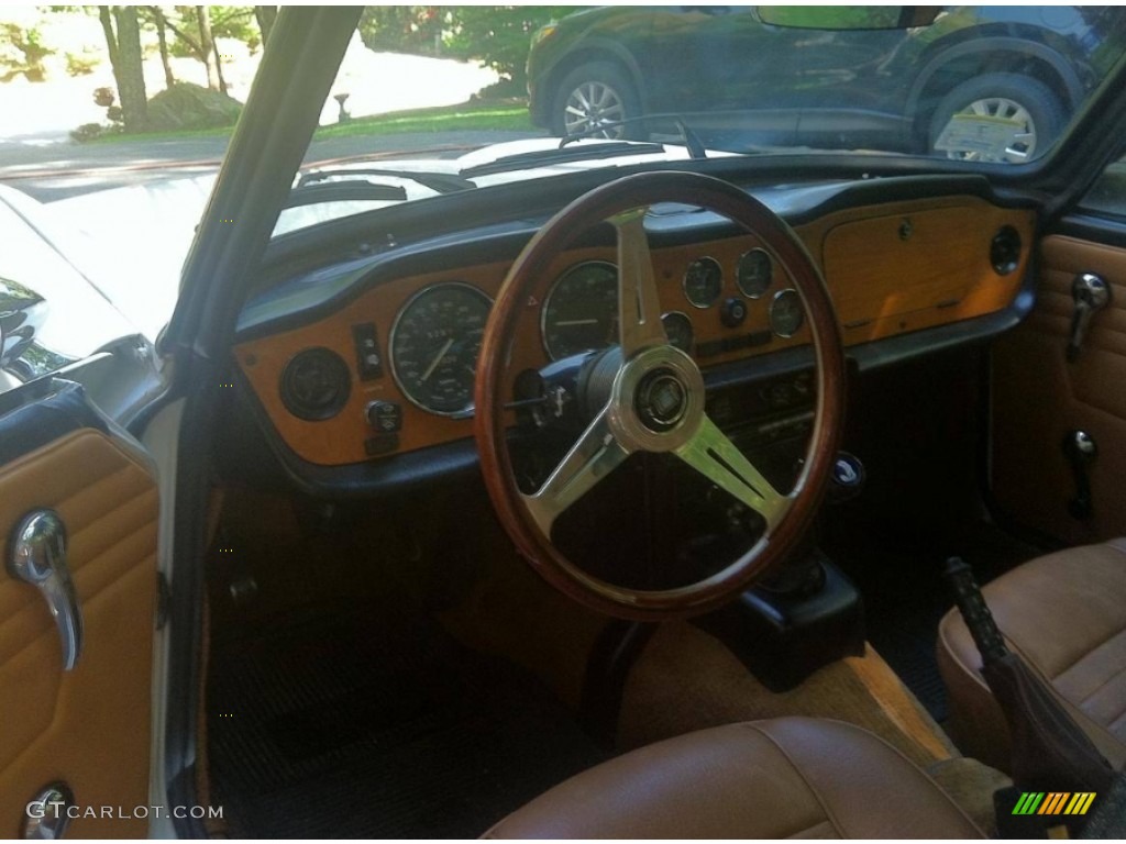 1976 Triumph TR6 Roadster Chestnut Dashboard Photo #113261080
