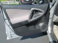 Classic Silver Metallic - RAV4  Photo No. 13