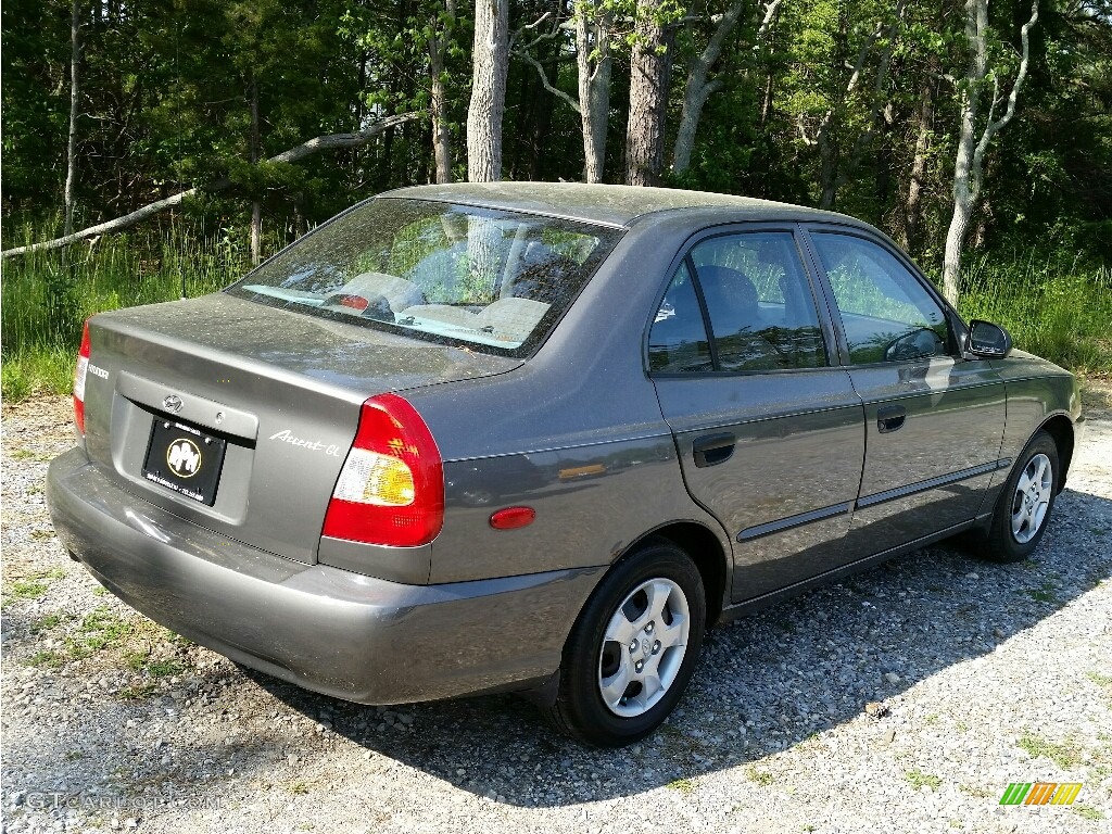 2001 Accent GL Sedan - Silver Mist / Gray photo #7