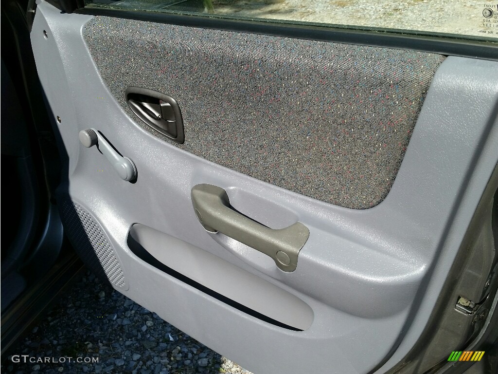 2001 Accent GL Sedan - Silver Mist / Gray photo #10