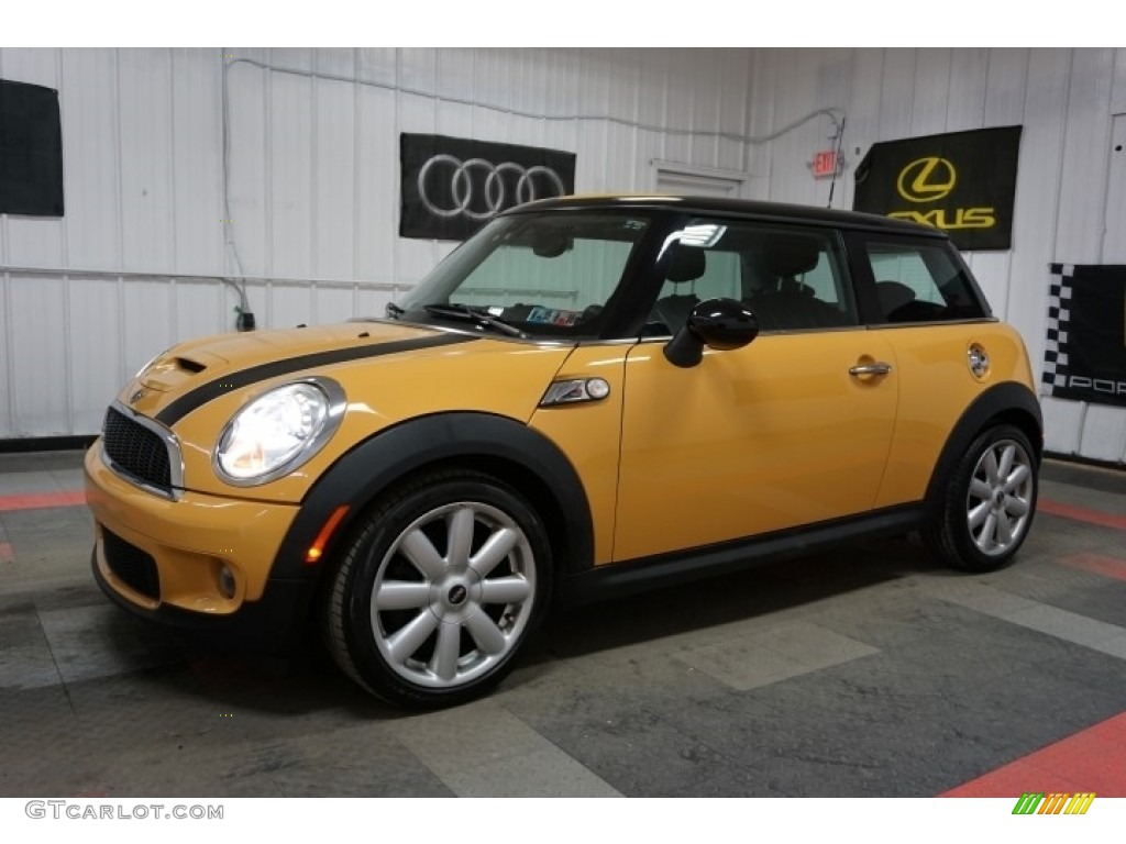 2007 Cooper S Hardtop - Mellow Yellow / Carbon Black/Carbon Black photo #2