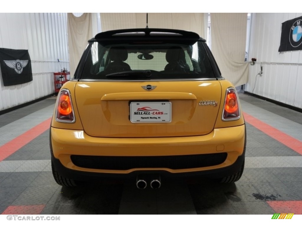 2007 Cooper S Hardtop - Mellow Yellow / Carbon Black/Carbon Black photo #9