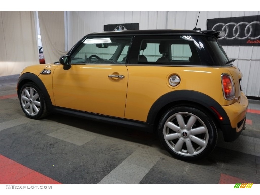 2007 Cooper S Hardtop - Mellow Yellow / Carbon Black/Carbon Black photo #11