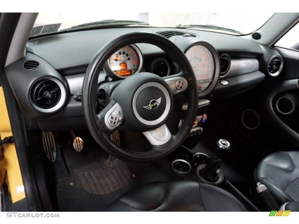 2007 Cooper S Hardtop - Mellow Yellow / Carbon Black/Carbon Black photo #22