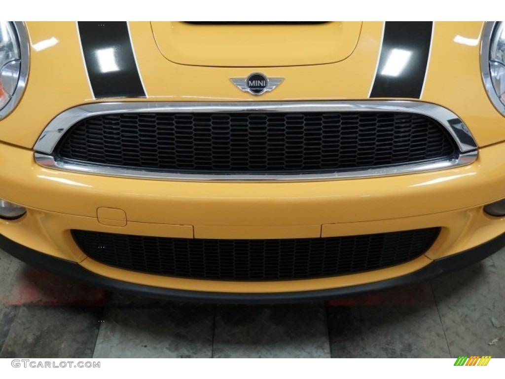 2007 Cooper S Hardtop - Mellow Yellow / Carbon Black/Carbon Black photo #44