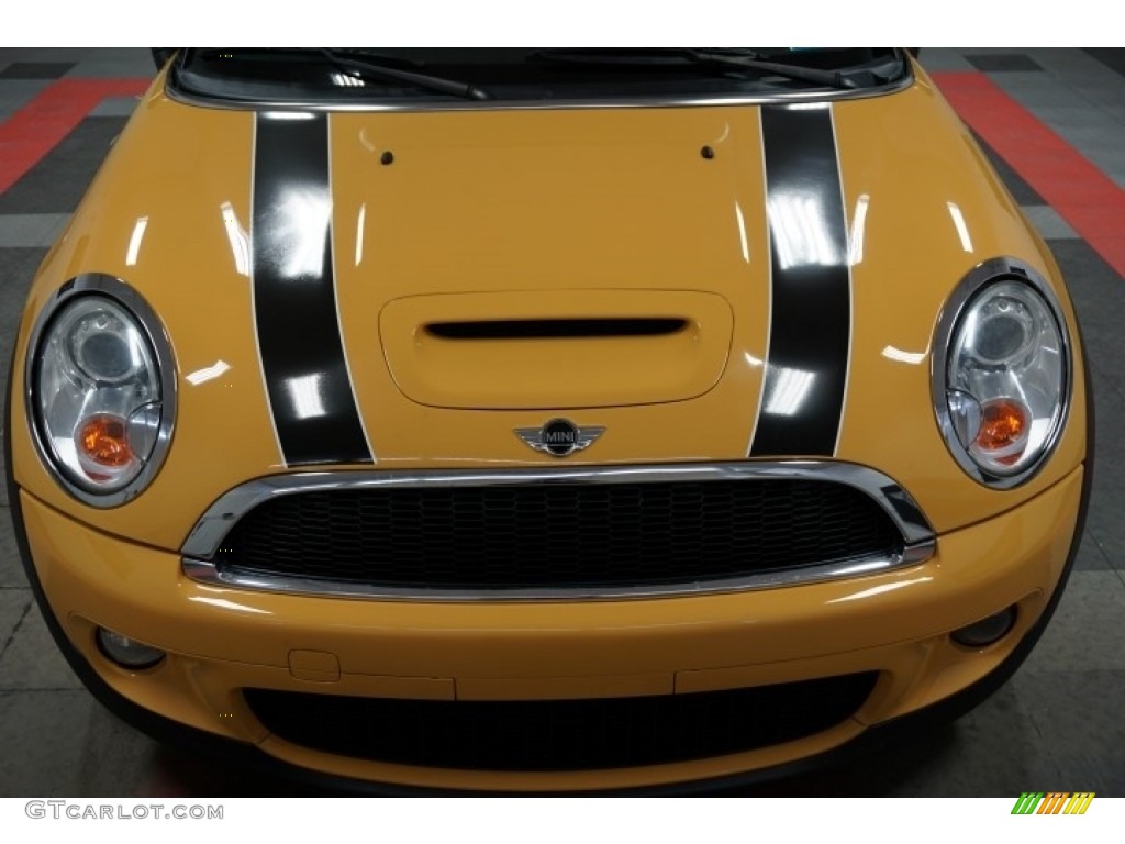 2007 Cooper S Hardtop - Mellow Yellow / Carbon Black/Carbon Black photo #45