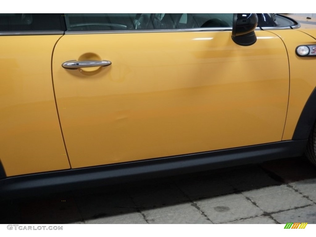 2007 Cooper S Hardtop - Mellow Yellow / Carbon Black/Carbon Black photo #51