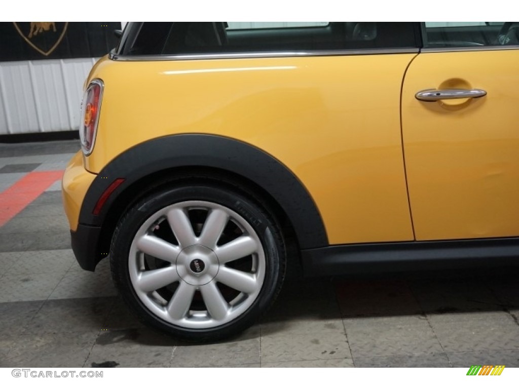 2007 Cooper S Hardtop - Mellow Yellow / Carbon Black/Carbon Black photo #52