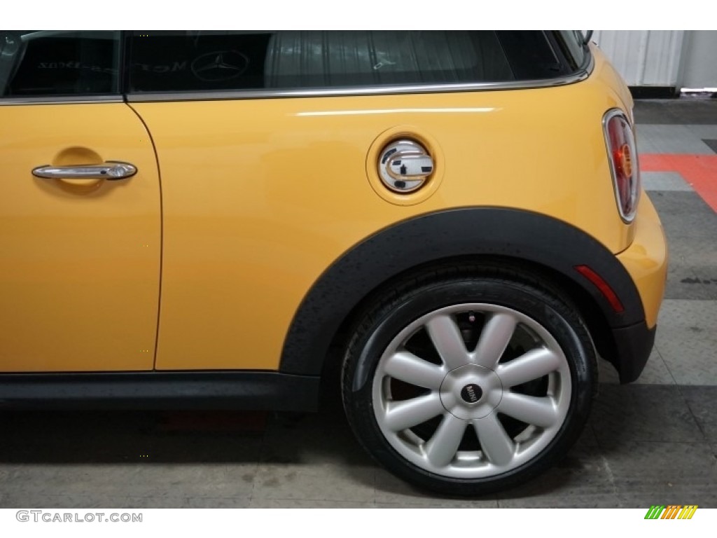 2007 Cooper S Hardtop - Mellow Yellow / Carbon Black/Carbon Black photo #60