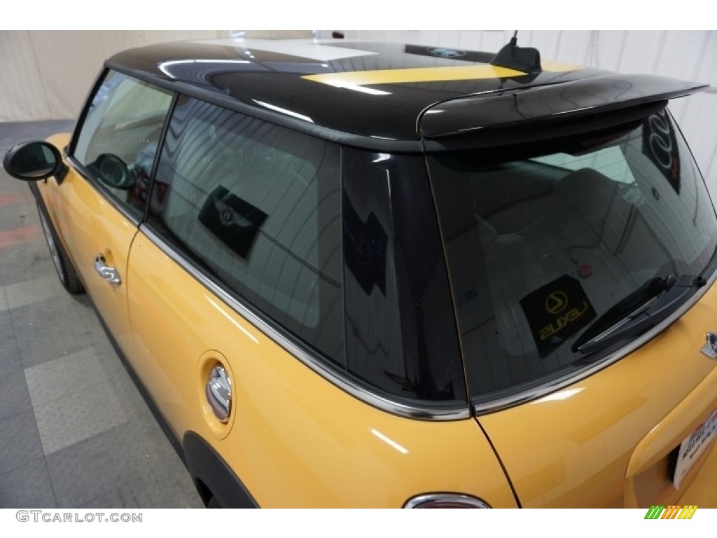 2007 Cooper S Hardtop - Mellow Yellow / Carbon Black/Carbon Black photo #72