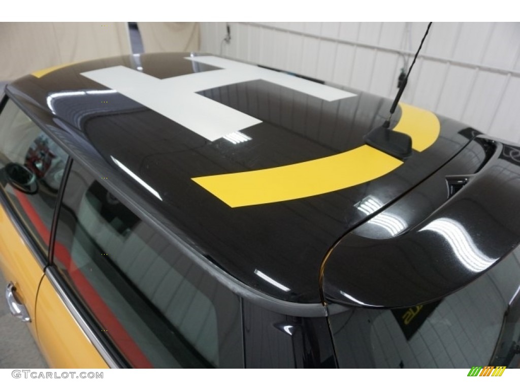 2007 Cooper S Hardtop - Mellow Yellow / Carbon Black/Carbon Black photo #73