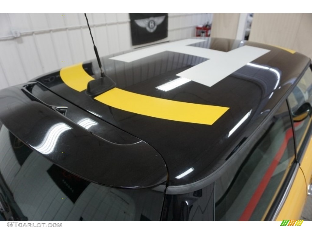 2007 Cooper S Hardtop - Mellow Yellow / Carbon Black/Carbon Black photo #75