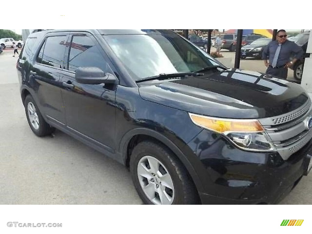 Black Ford Explorer