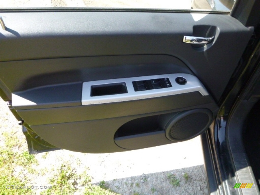 2008 Compass Sport 4x4 - Brilliant Black Crystal Pearl / Dark Slate Gray photo #14