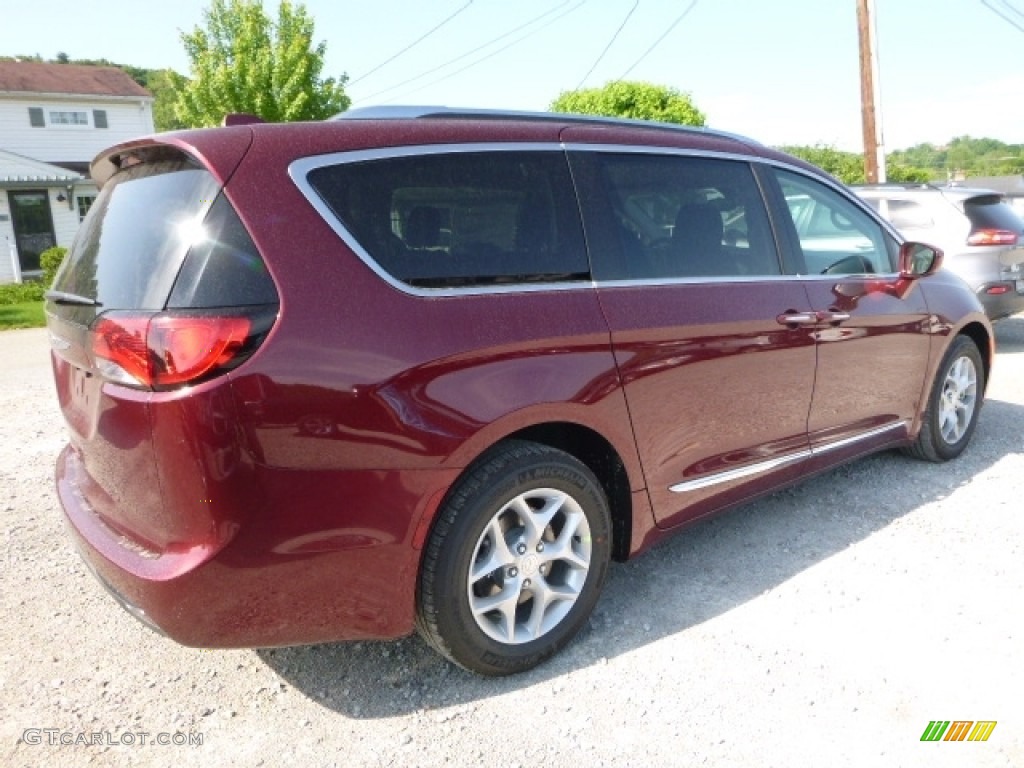 2017 Pacifica Touring L Plus - Velvet Red Pearl / Black/Alloy photo #8