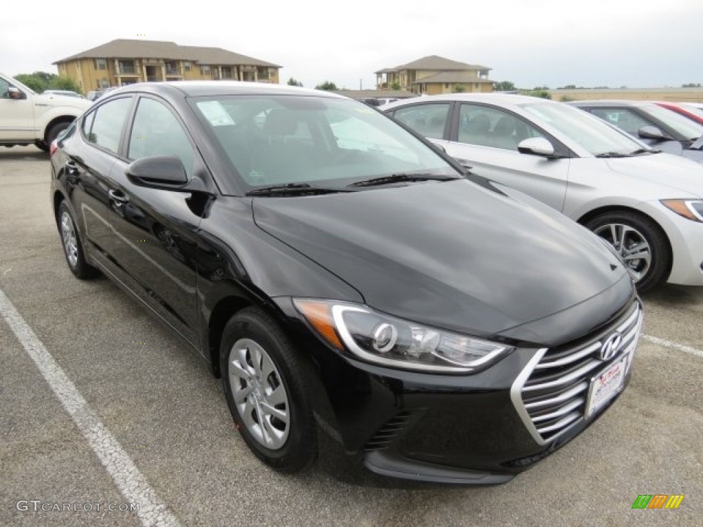 2017 Elantra SE - Black / Gray photo #3