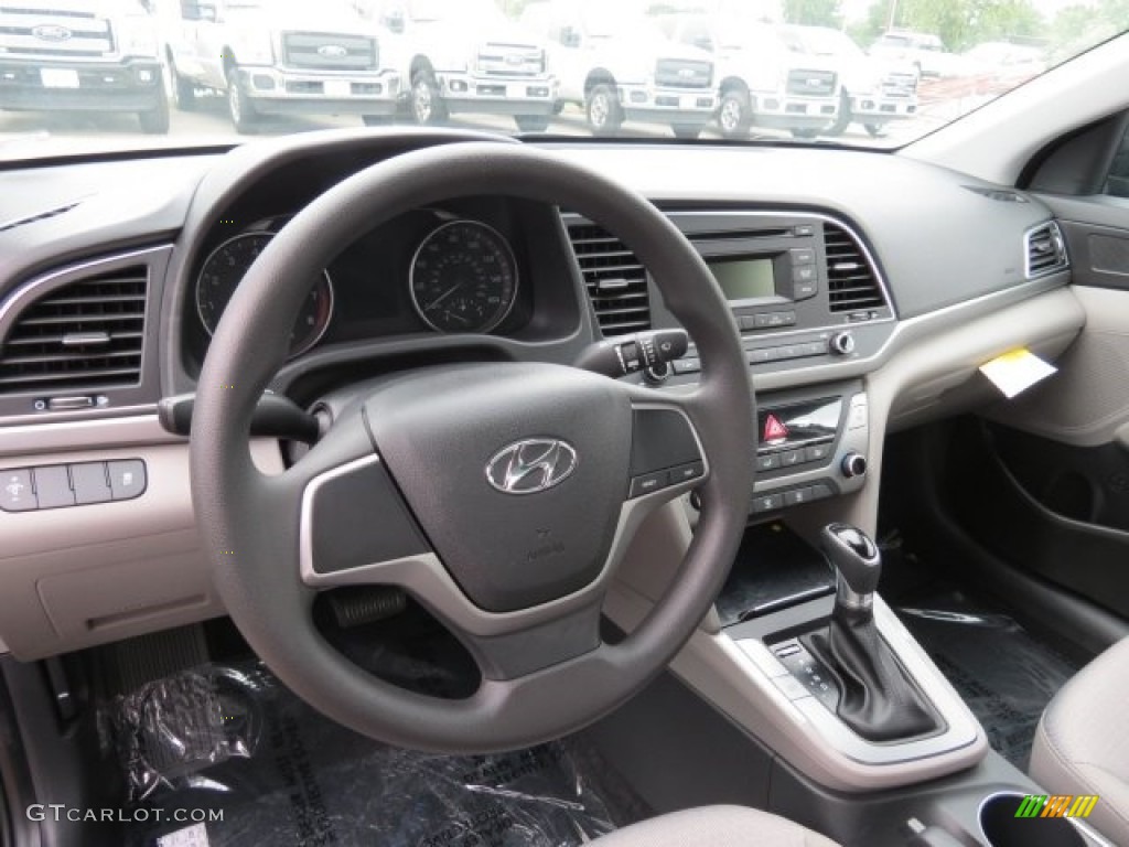 2017 Elantra SE - Black / Gray photo #10