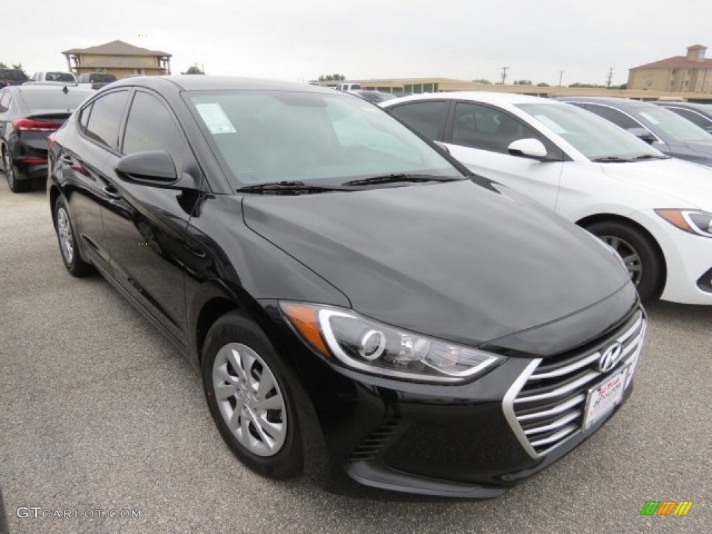 2017 Elantra SE - Black / Gray photo #3