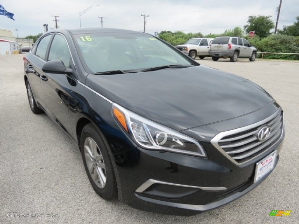 2016 Sonata SE - Phantom Black / Beige photo #3