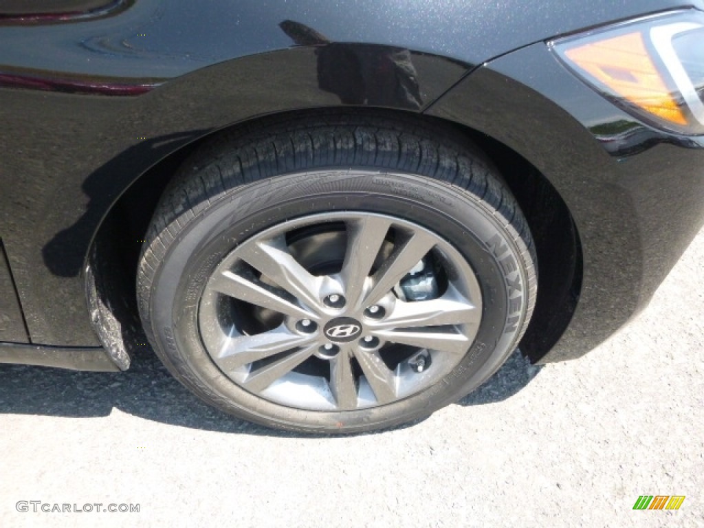2017 Elantra SE - Black / Gray photo #2