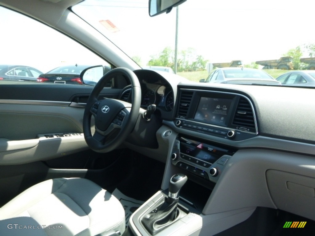 2017 Elantra SE - Black / Gray photo #4