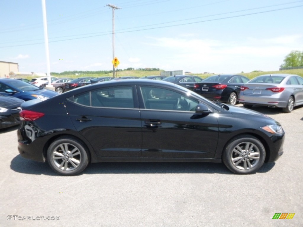 2017 Elantra SE - Black / Gray photo #6