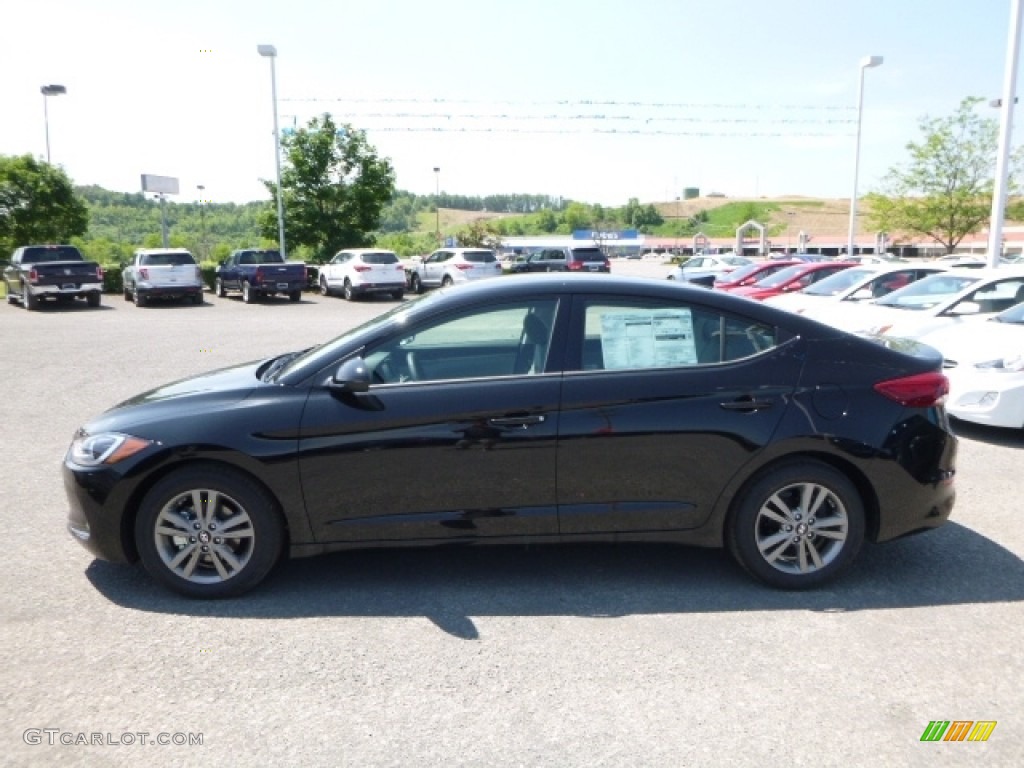 2017 Elantra SE - Black / Gray photo #10
