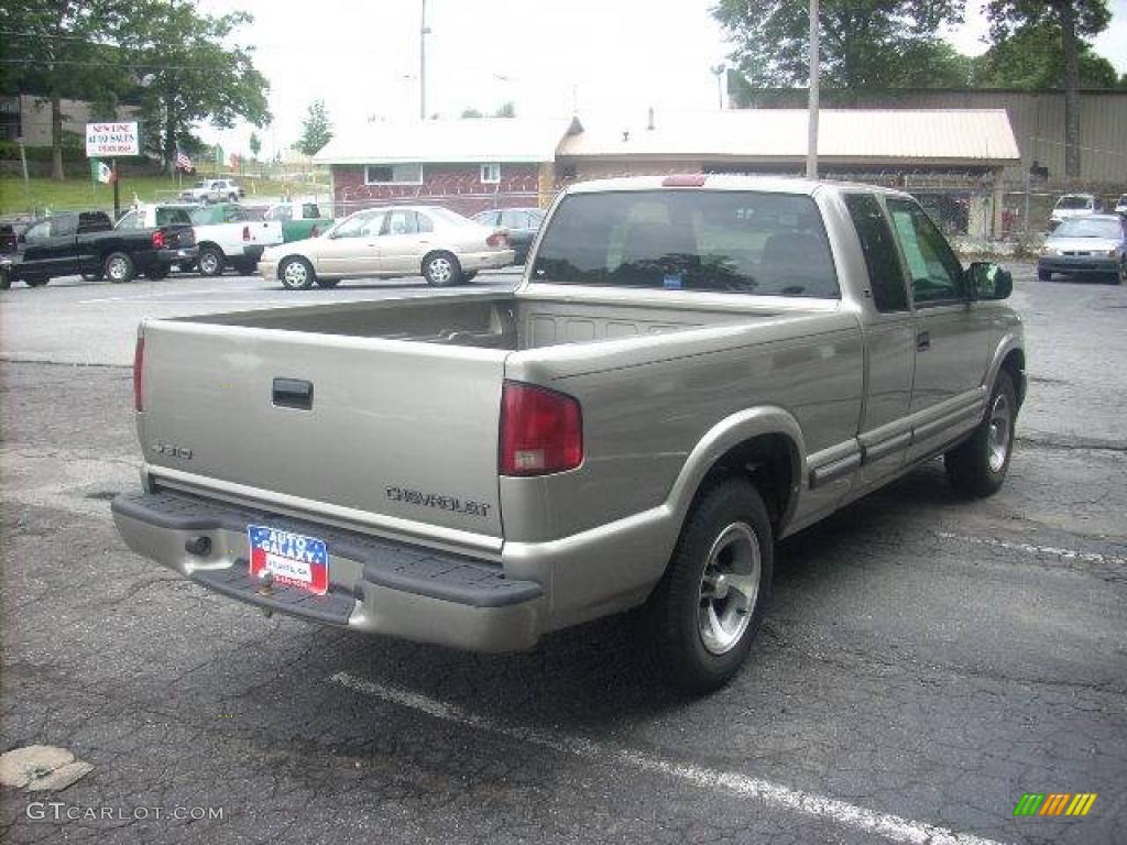 2001 S10 LS Extended Cab - Light Pewter Metallic / Graphite photo #6