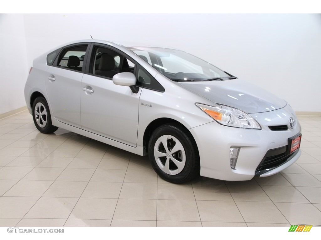 2015 Prius Two Hybrid - Classic Silver Metallic / Dark Gray photo #1