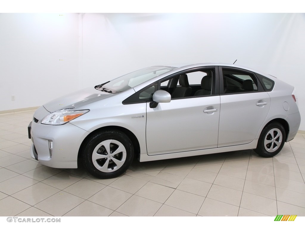 2015 Prius Two Hybrid - Classic Silver Metallic / Dark Gray photo #3