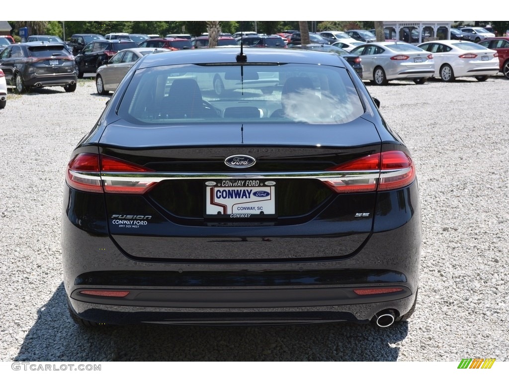 2017 Fusion SE - Shadow Black / Ebony photo #4