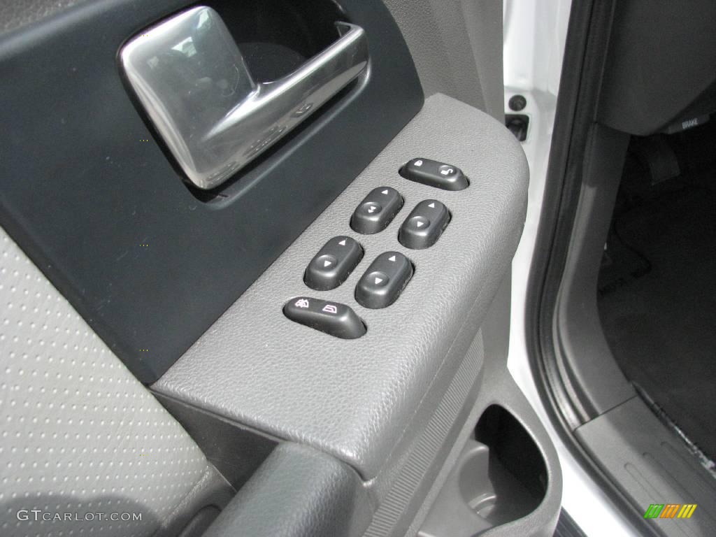 2003 Expedition XLT - Oxford White / Flint Grey photo #15