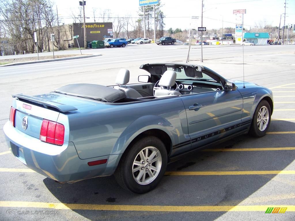 2006 Mustang V6 Premium Convertible - Windveil Blue Metallic / Light Graphite photo #4