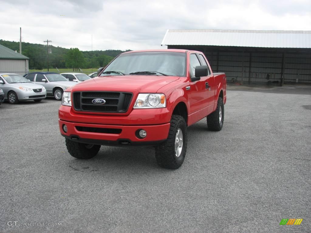 2006 F150 STX SuperCab 4x4 - Bright Red / Medium/Dark Flint photo #2