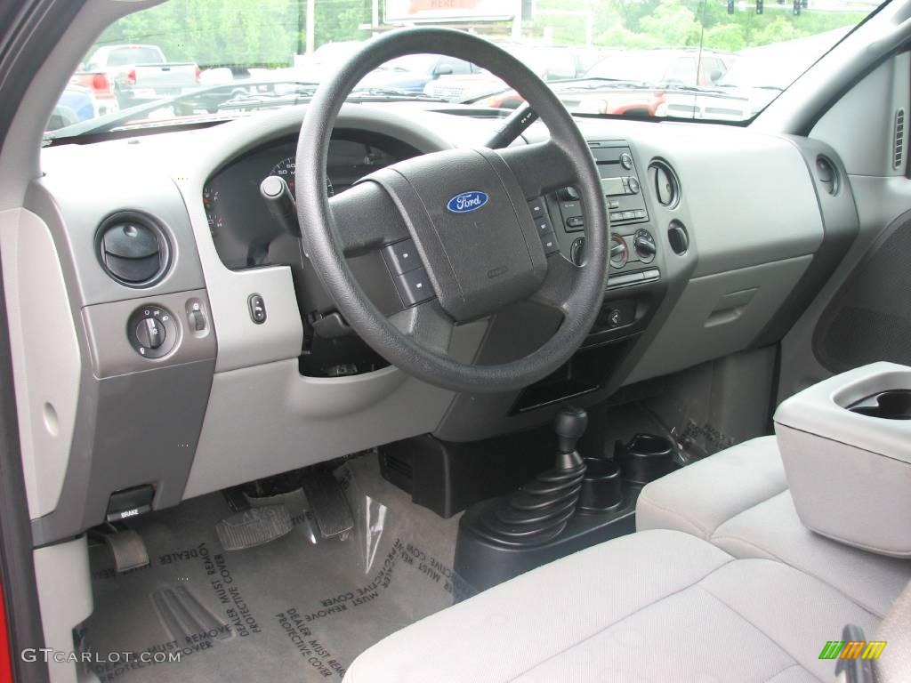 2006 F150 STX SuperCab 4x4 - Bright Red / Medium/Dark Flint photo #10