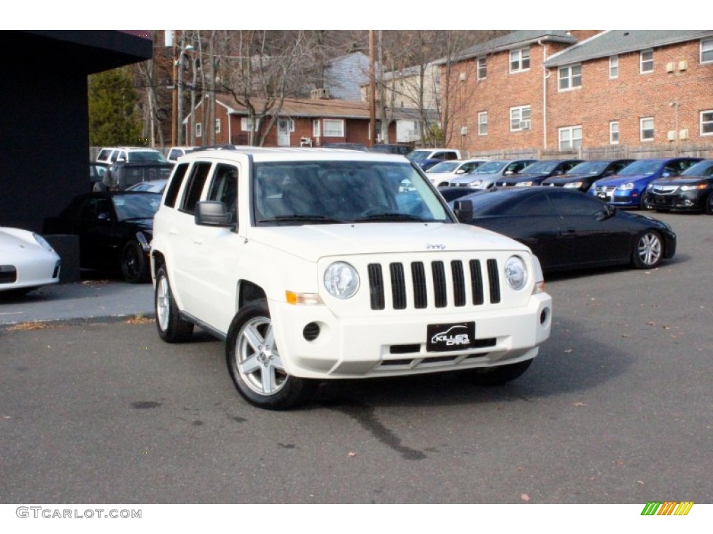 2010 Patriot Sport 4x4 - Stone White / Dark Slate Gray/Pebble Beige photo #1