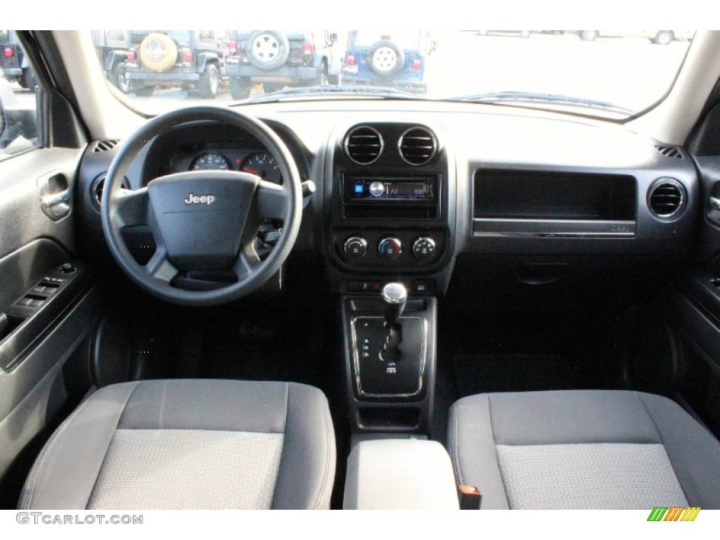 2010 Patriot Sport 4x4 - Stone White / Dark Slate Gray/Pebble Beige photo #7