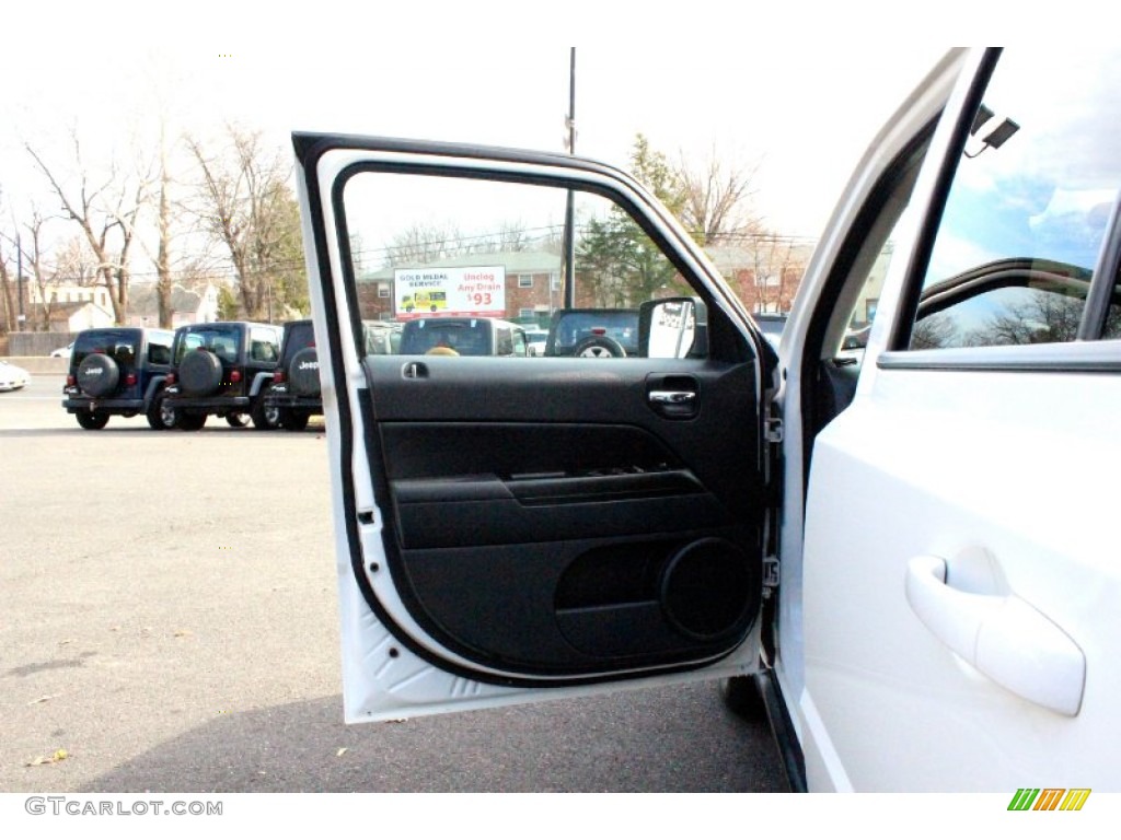 2010 Patriot Sport 4x4 - Stone White / Dark Slate Gray/Pebble Beige photo #10