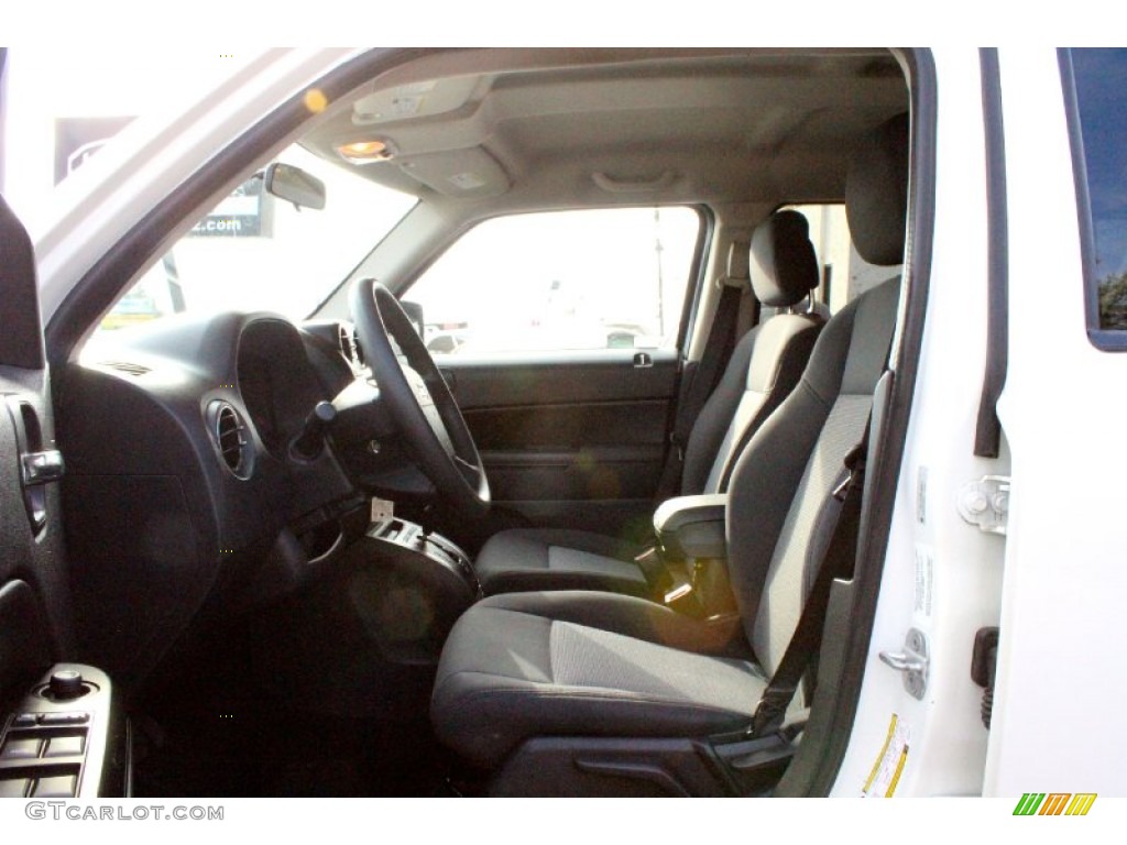 2010 Patriot Sport 4x4 - Stone White / Dark Slate Gray/Pebble Beige photo #12