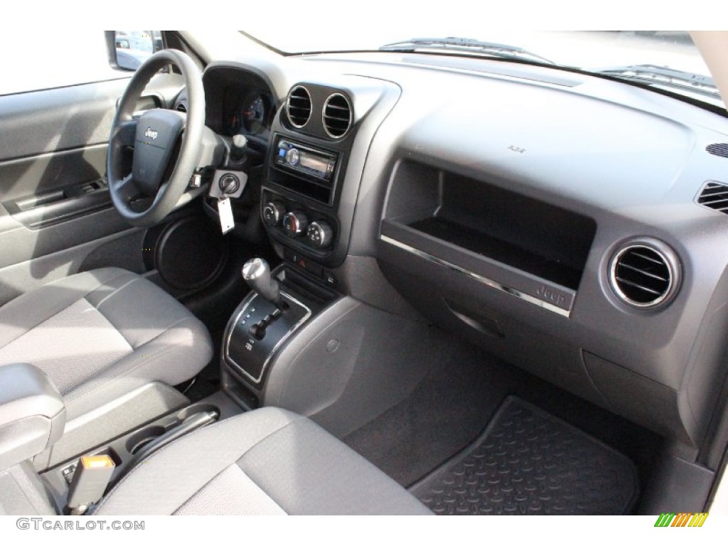 2010 Patriot Sport 4x4 - Stone White / Dark Slate Gray/Pebble Beige photo #16